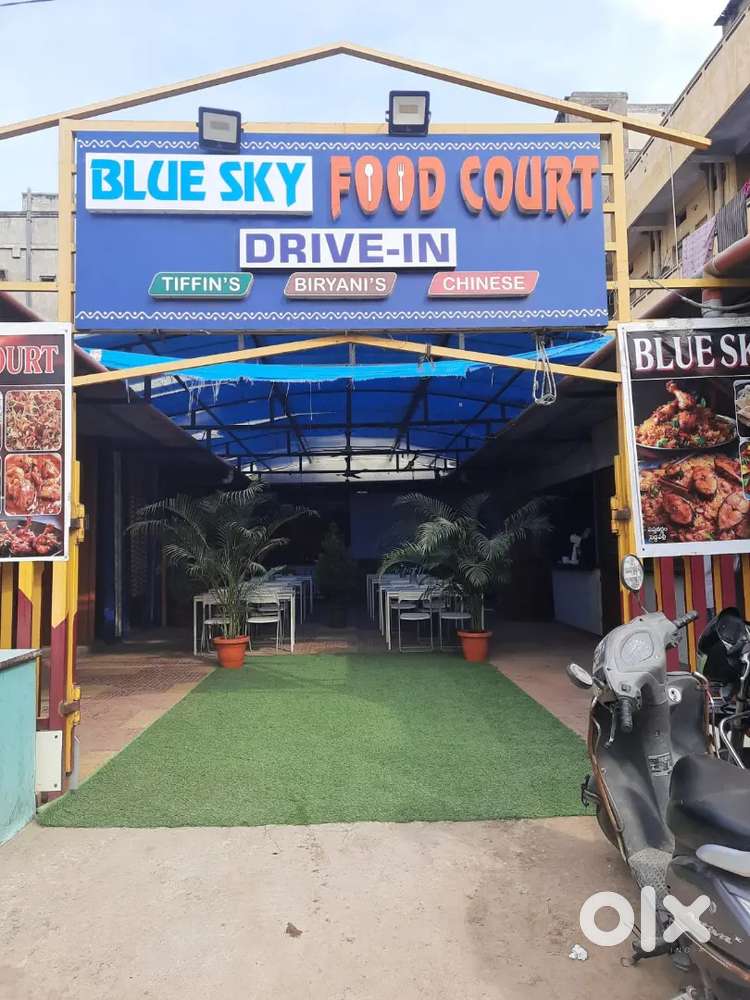 Shops for rent in drive in