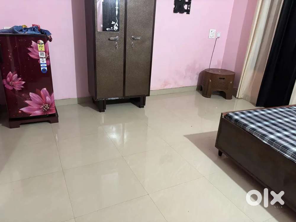 All furnished studio apartment in sunny 125