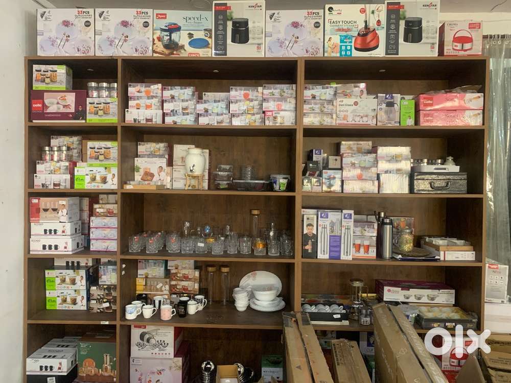 Crockery display counter