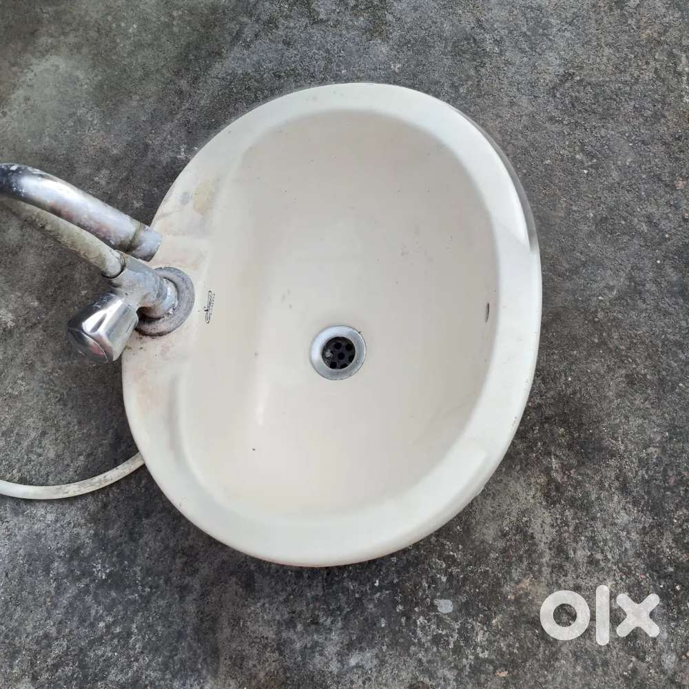 Counter basin. Brand new condition. 1 year old