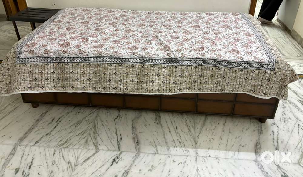 Diwaan Bed
