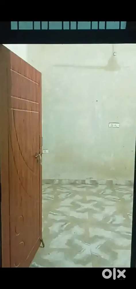 Fully independent single room only for girls
