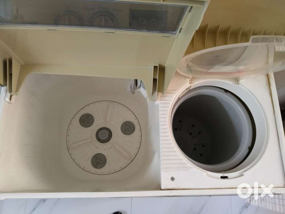 LG Semi-Automatic Washing Machine