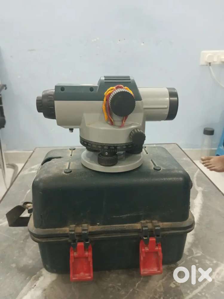 Auto level machine with stand & staff