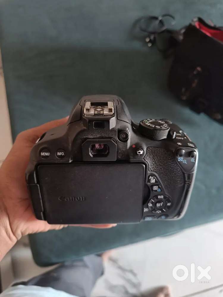 Canon EOS 700D DSLR Camera