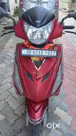 MAESTRO EDGE scooty