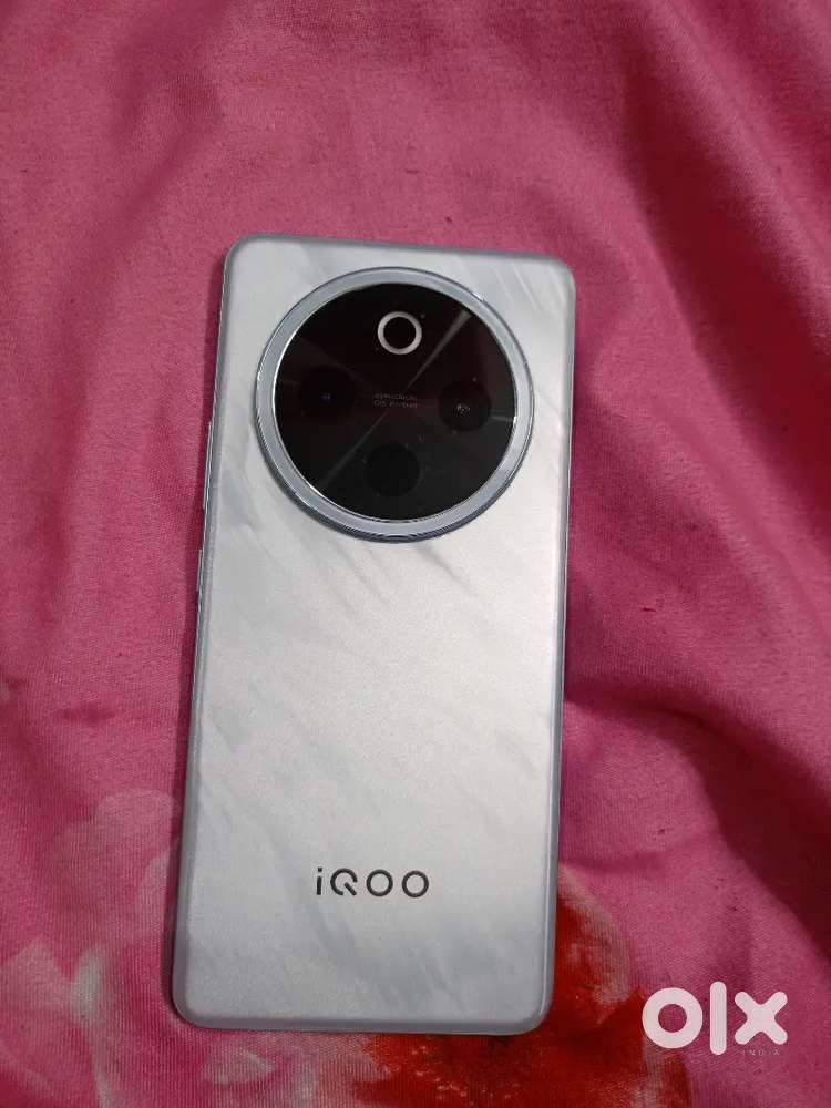 iQOO (z10) mobile