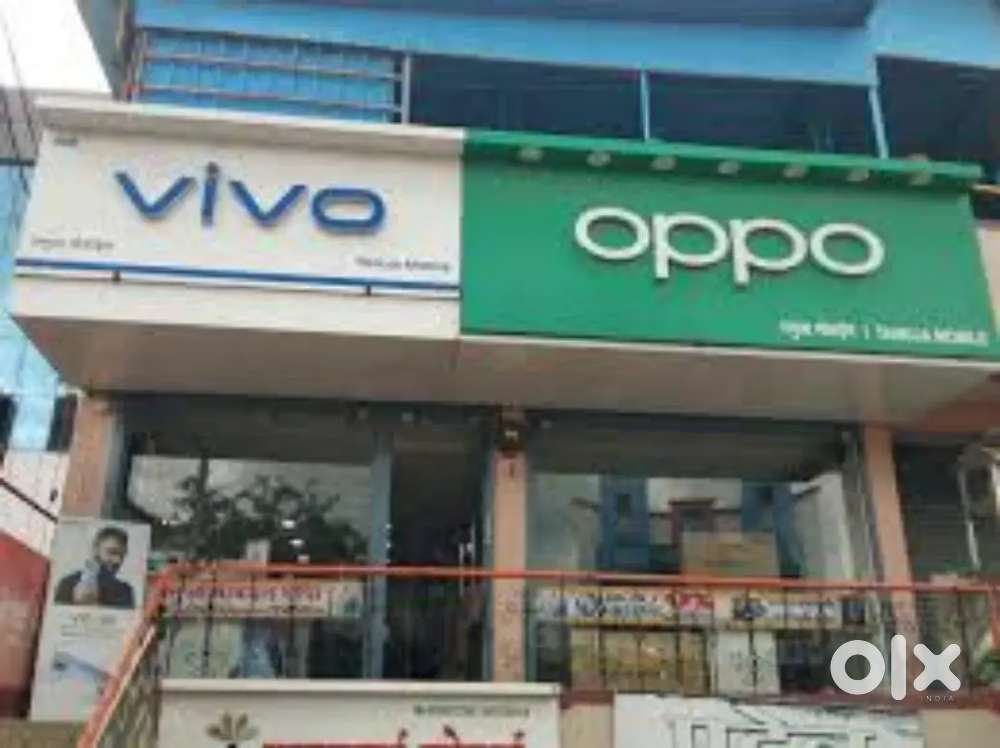 मोबाइल स्टोर में सेल्स और हेल्पर के लिए लड़कों की जरूरत है।