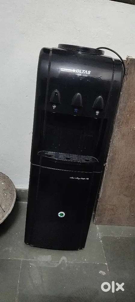 Voltas water cooler
