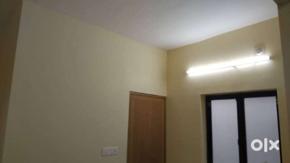 GROUND FLOOR 300 SQ FT FOR ADVOCATE OFFICES / TRAINING TUTION CENTERS.