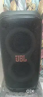 JBL320 sond box party wear