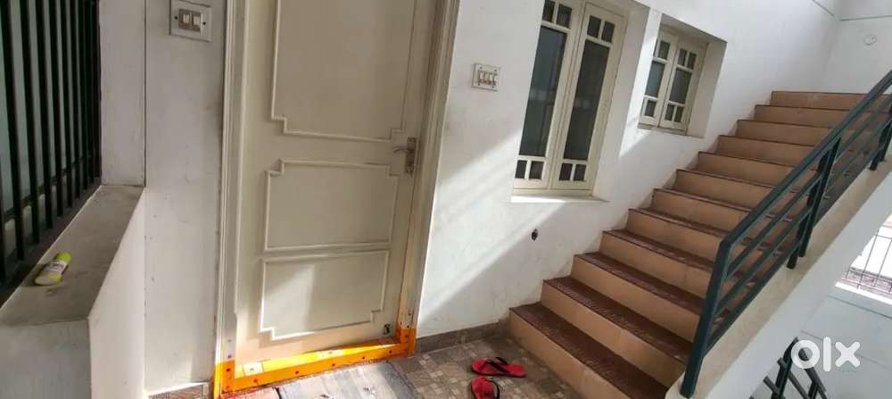 Single,spacious room with small kitchen and wash room