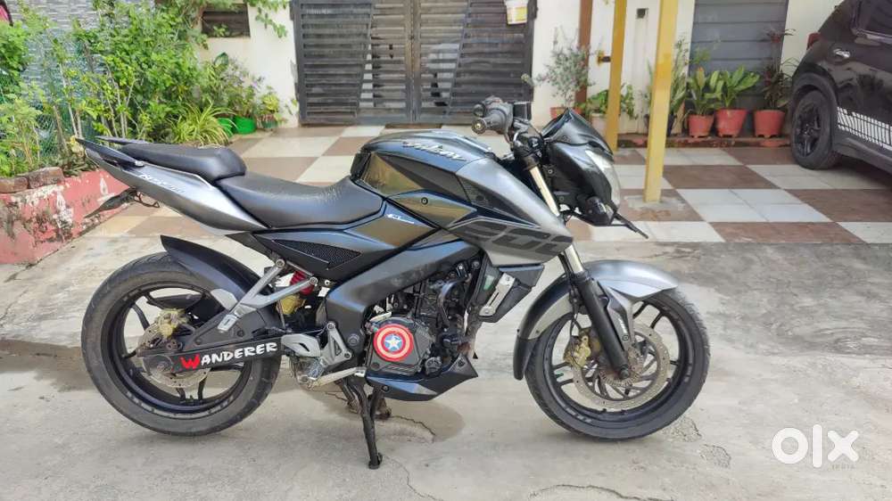 PULSAR NS 200