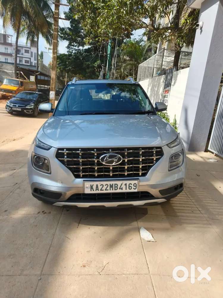 Hyundai venue fully top end model