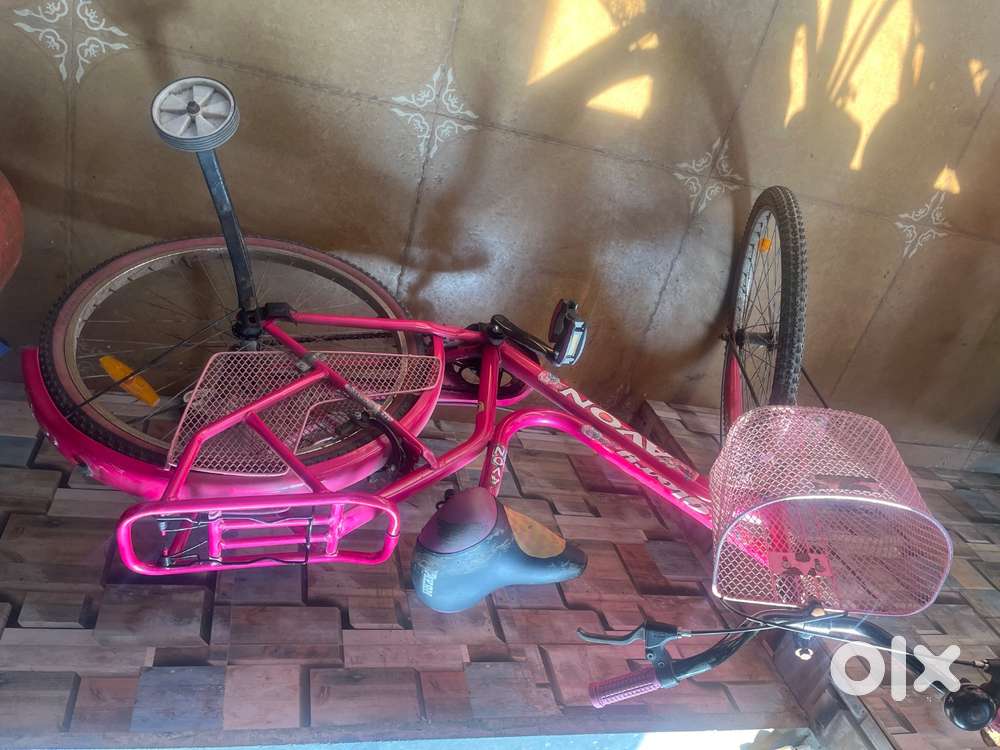 Girl unused bicycle in good condition