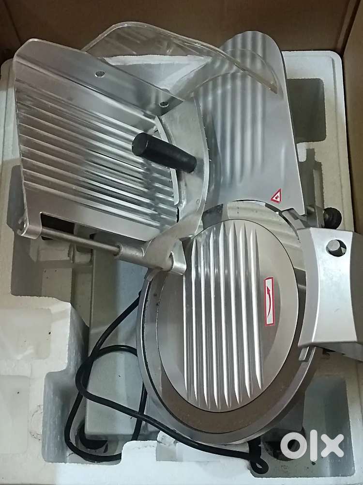 Meat and vegetables slicer