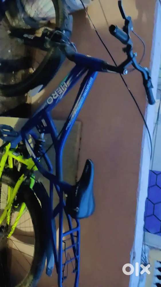 13 se 15 sal ke bacche ki hai blue color hai