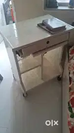 Computer table