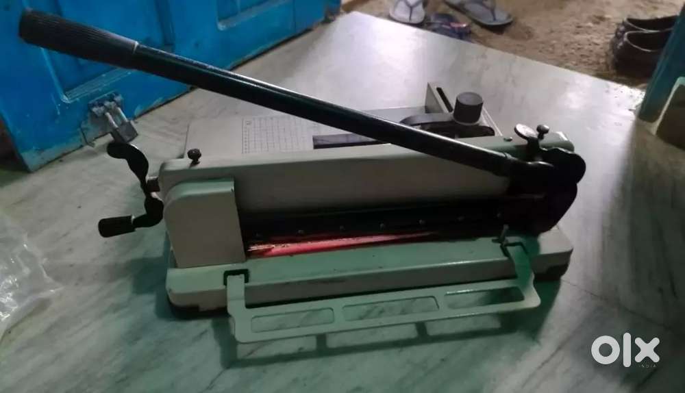 Paper cutting Machine