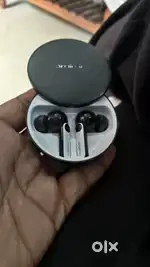 Oraimo earbuds buds with beautiful design 3 month old only