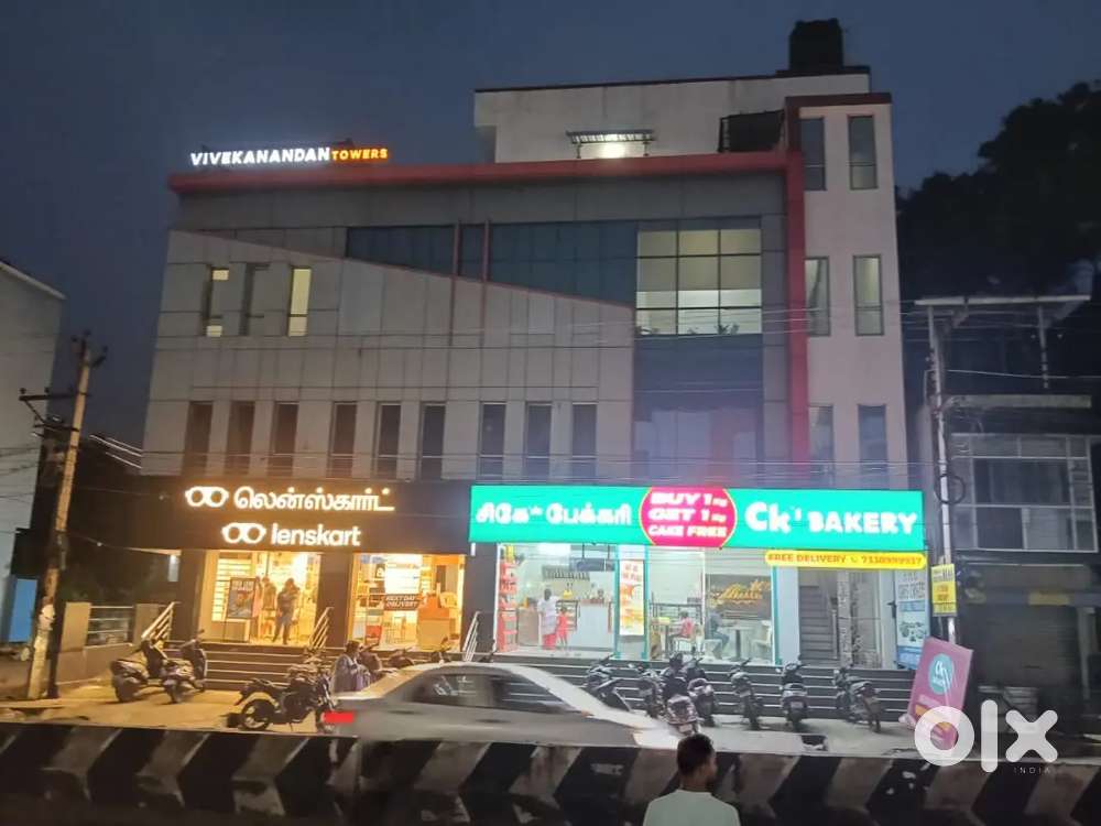 Prime location on road  commercial  first floor space for Rent