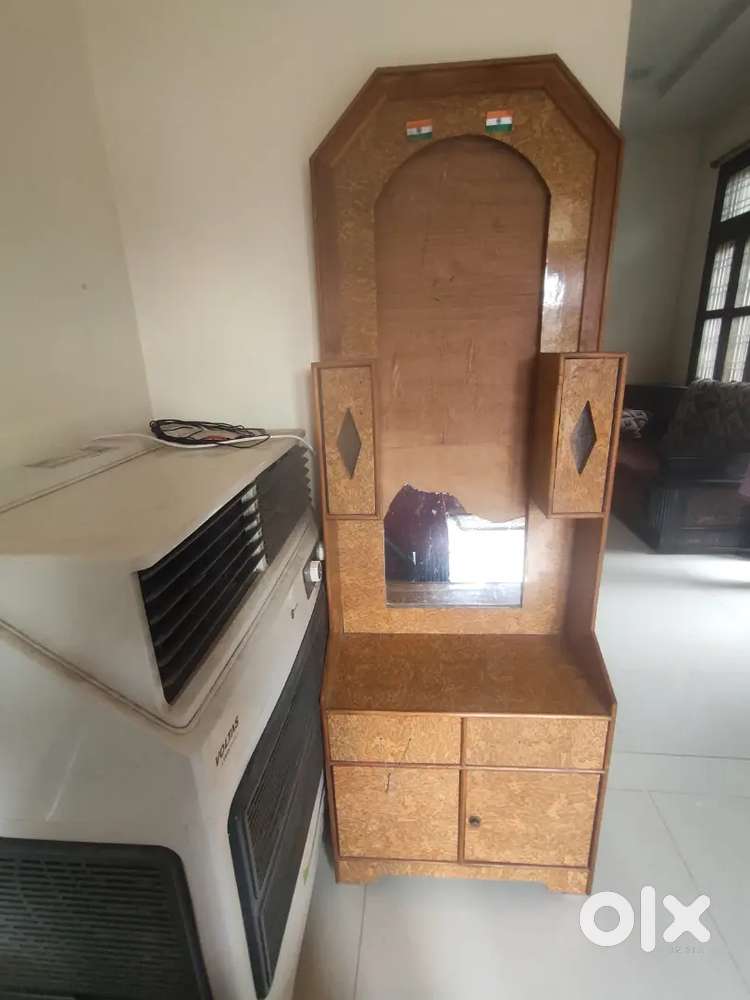 Dressing table