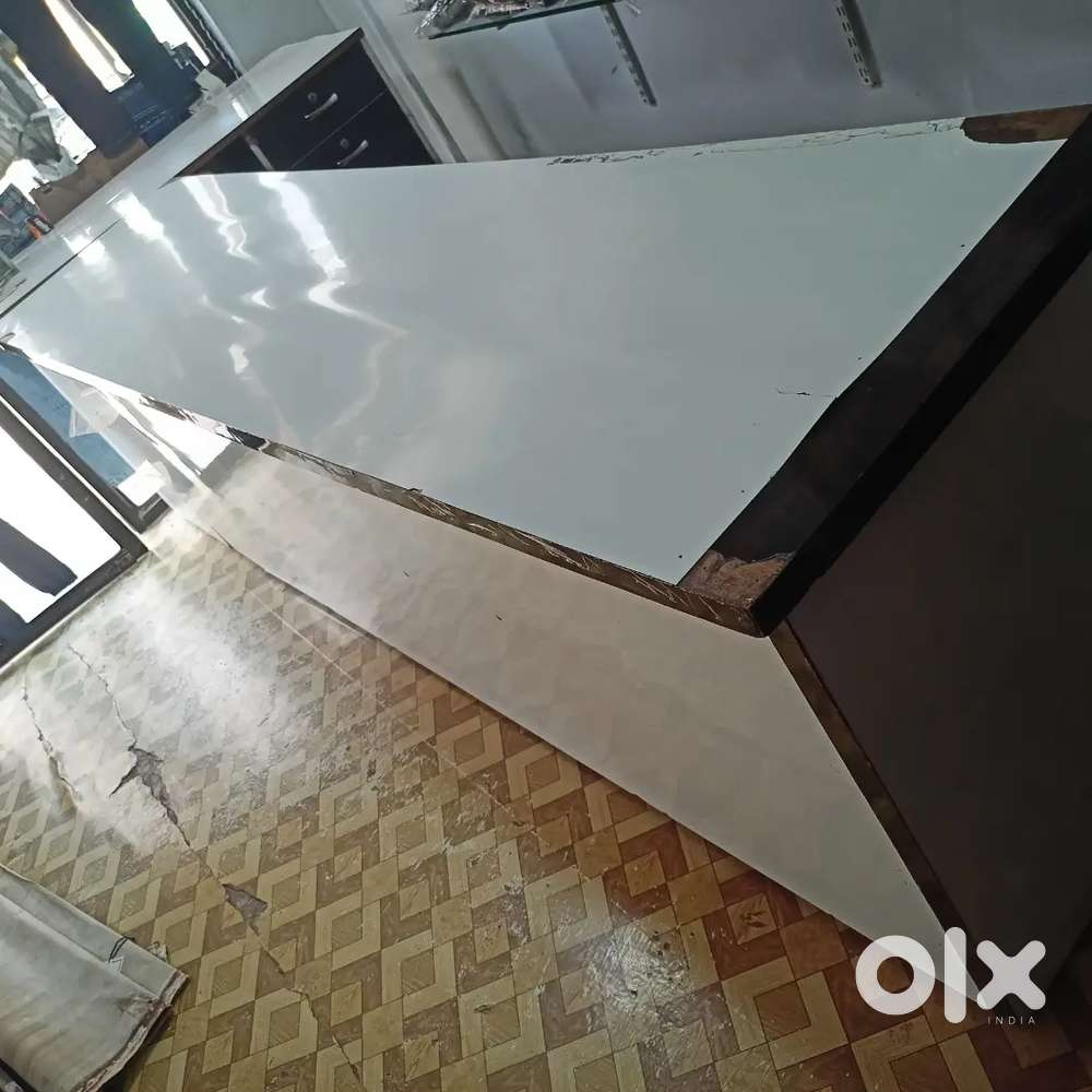 Complete Shop Material ( Counter, Glass, Frames Mirror , Hanger )