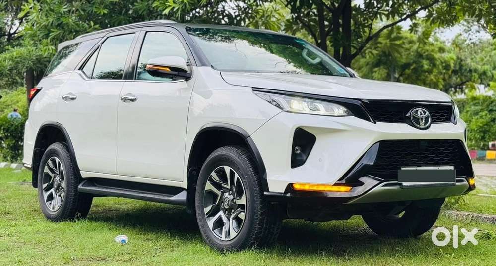 Toyota Fortuner Legender 4X2 AT 2.8, 2021, Petrol