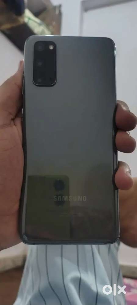 Samsung s20 5g  8 128 GB brand new condition no scratches