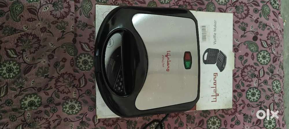 Waffle maker machine