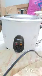 Pigeon by Stovekraft 1.8 Liter Electric Rice Cooker 700 Watt