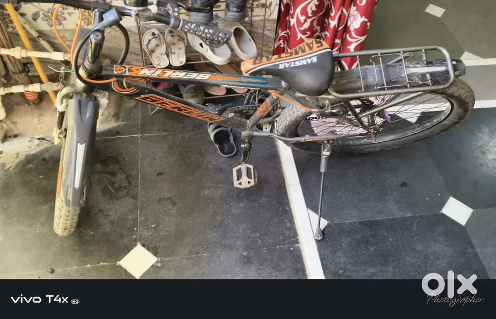 5 month old grey and black colour and (80-559) nilon tyre