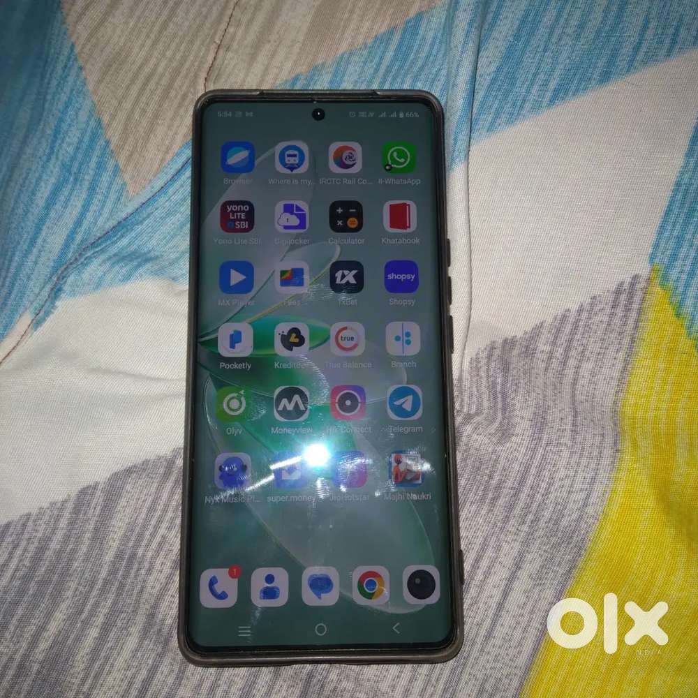 Vivo 27 .8 .128 gb. 2023.april