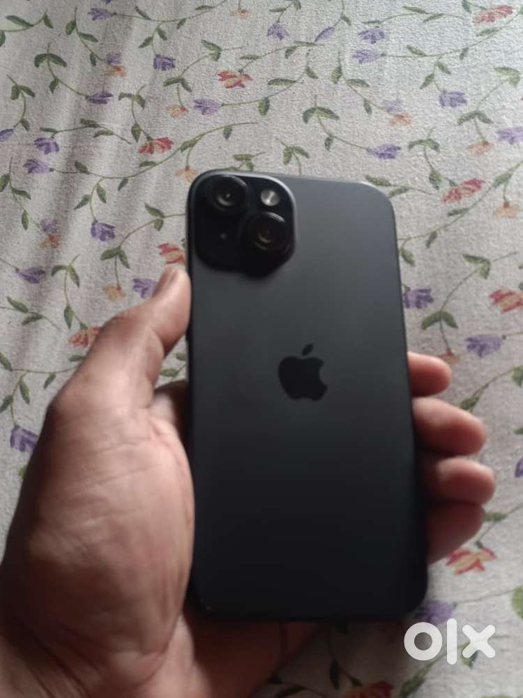  Apple iPhone 15 – Premium Look, Budget Price