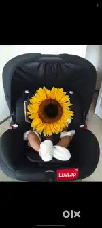 Luvlap Car seat (4in1)(upto 13kgs) + LUVLAP sterilizer (used) for FREE