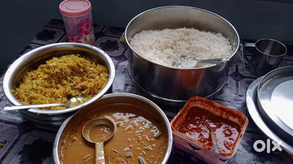 ആൺപിള്ളേർക്കും പെൺപിള്ളേർക്കും ഫുഡോട്  കൂടിയോ അക്കോമഡേഷൻ മാത്രമോ റൂംസ്