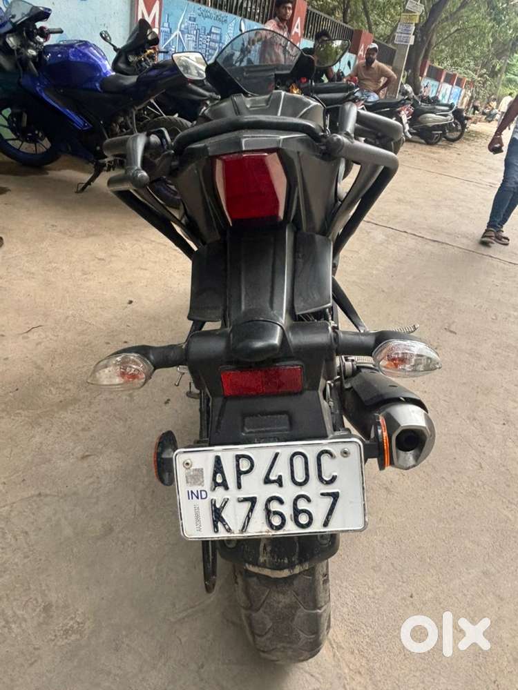 R15 /v3 showroom condition singel owner