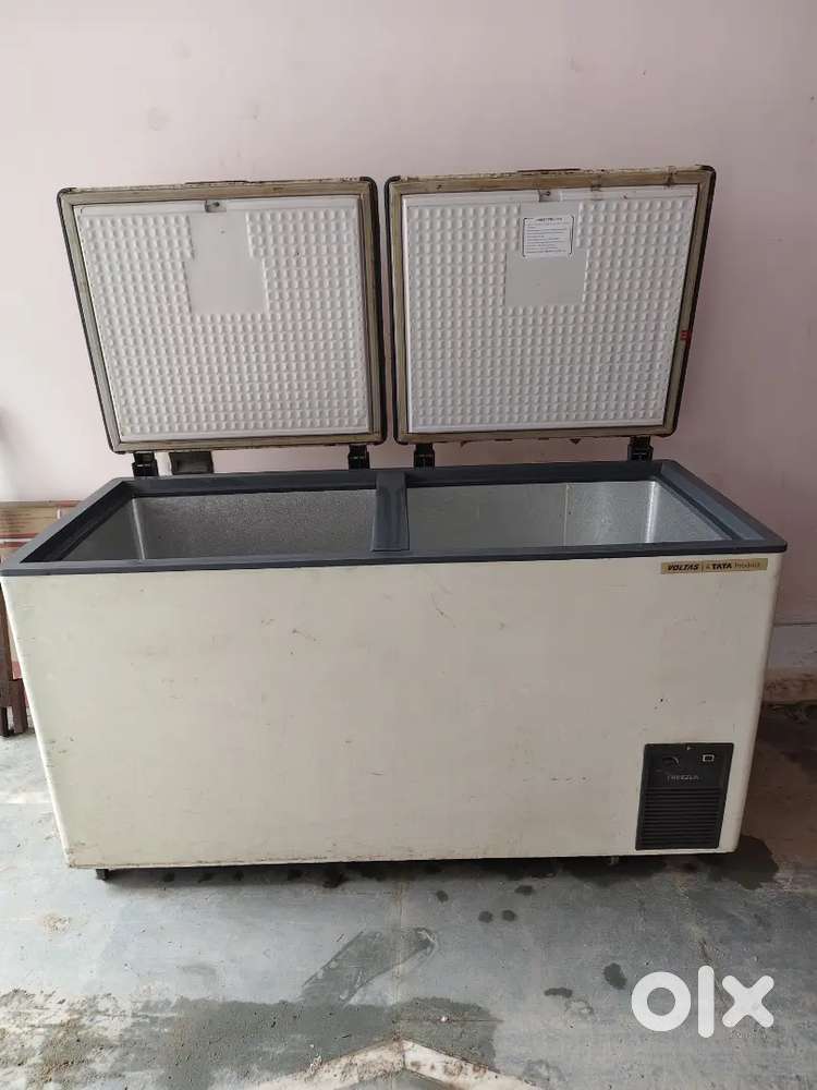 Deep Fridge Double Door Commercial Voltas