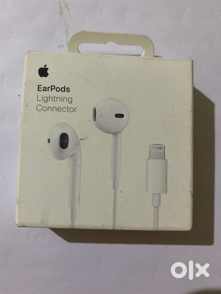 Apple wired earphone original 5 month old