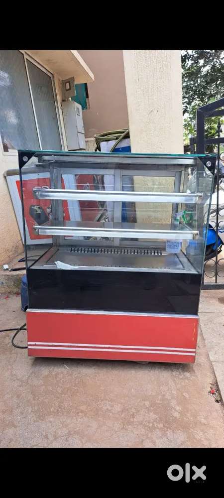 Bakery display counters , 2,3,4,5,6 feet hot, cold and normal fr sale