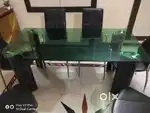 6 sitter dinning tablw with 2 extra chairs