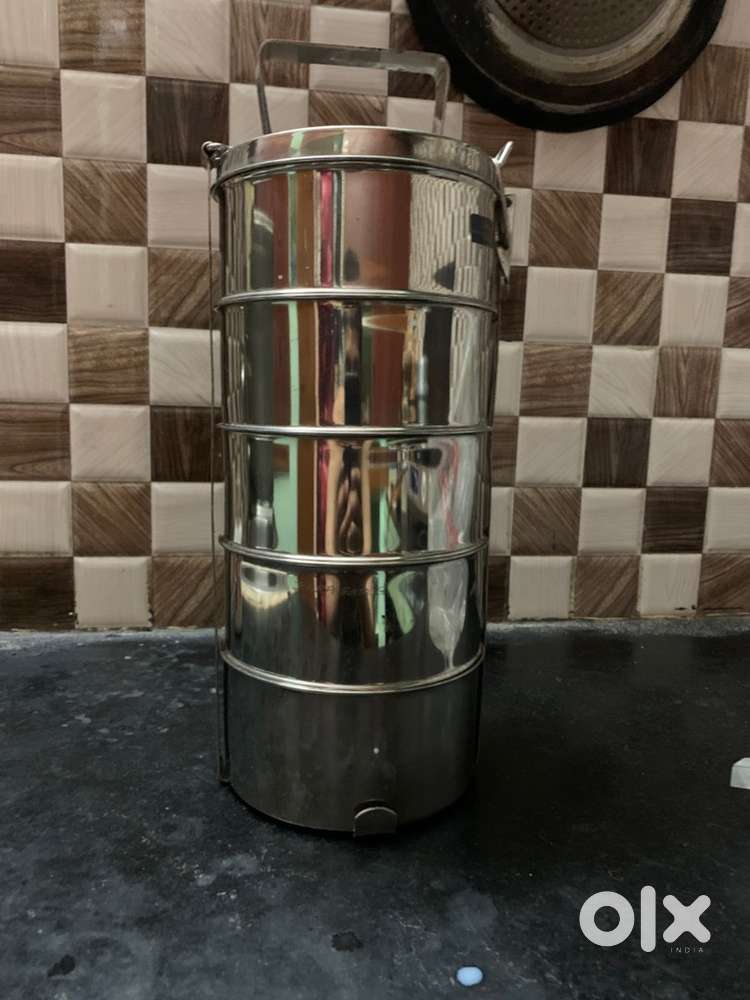 Gas stove and carrier