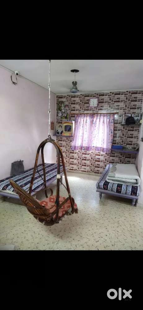 ફલેટ 1.5 bhk હવા ઉજાશ અને ટીપટોપ કન્ડિશનનો વેચવાનો છે