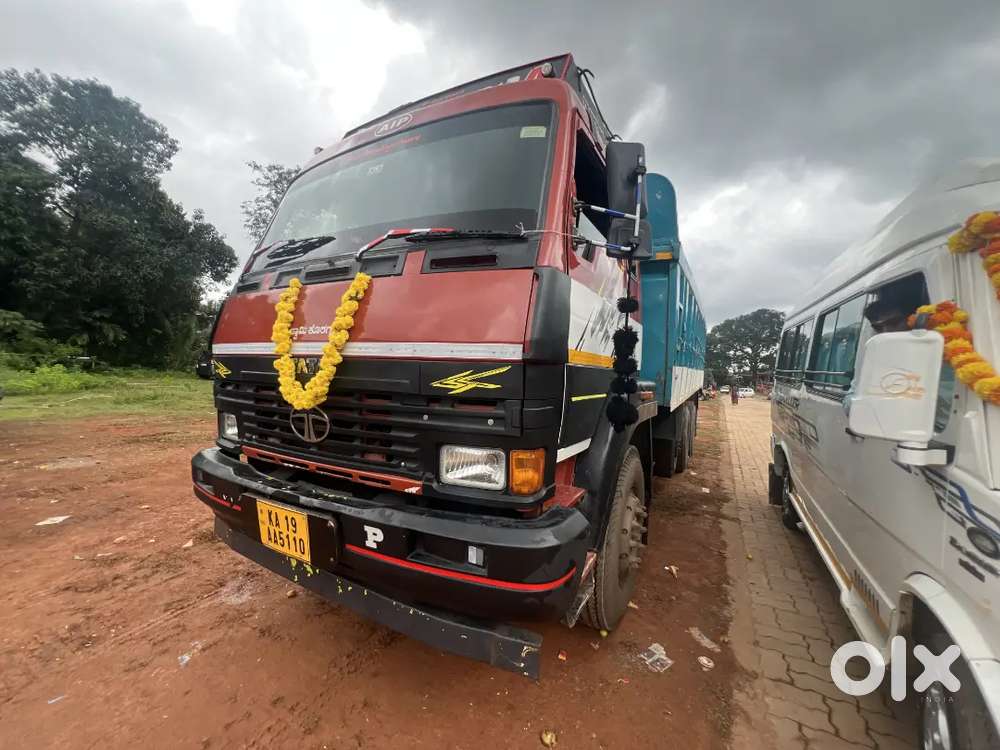 Fully condition truck 12 wheel