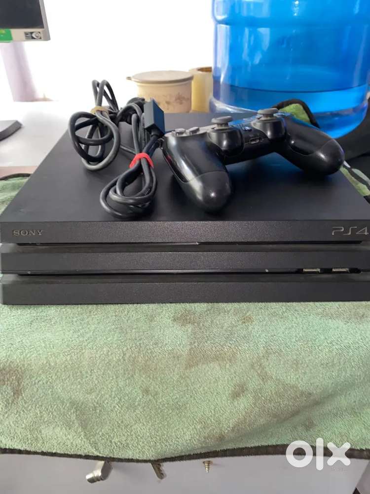 PS4 Pro firmware 11.00 1TB Excellent condition