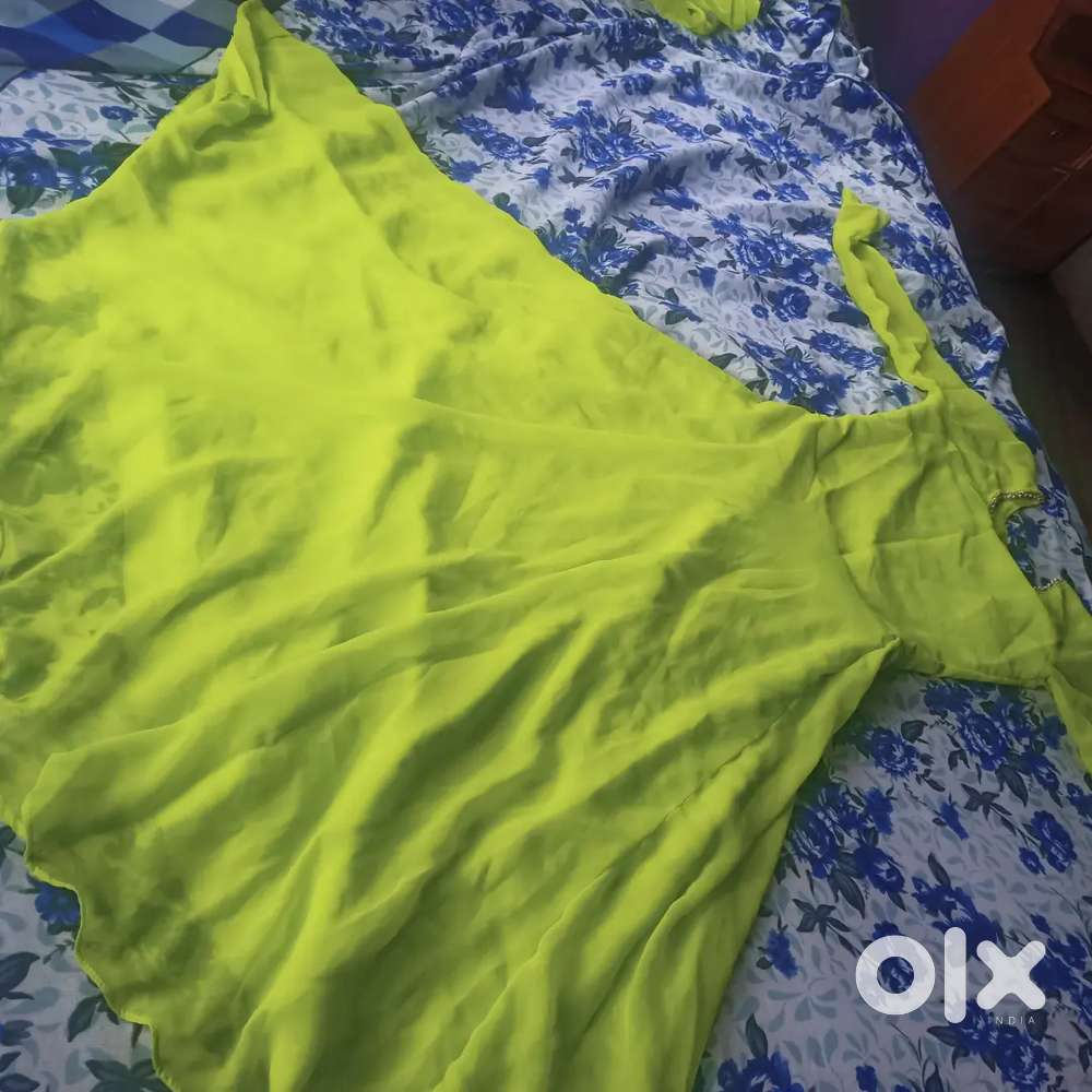 A parrot green dress.