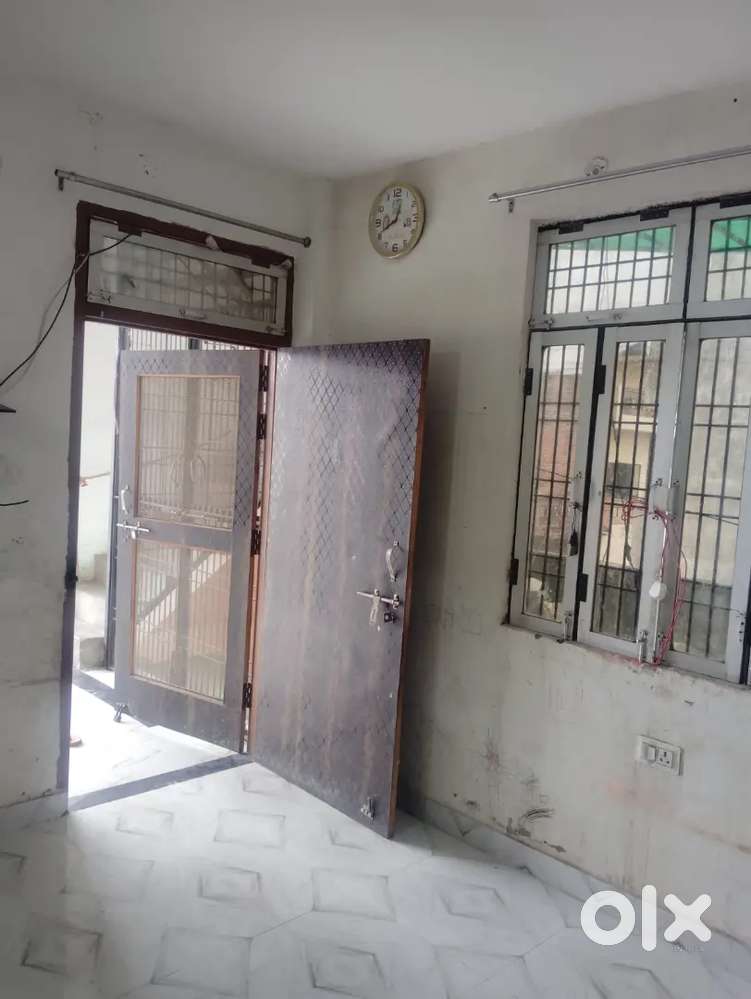 2500 se 5000 tak porsan aur singal room bhi kamra kichan bhih