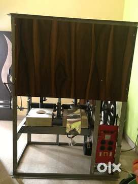 Dona pattal machine