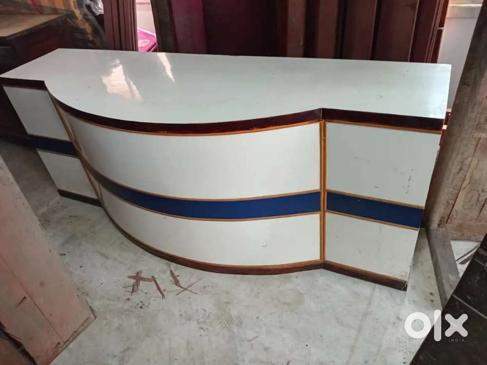 Office table length 6ft x 2.6ft hight