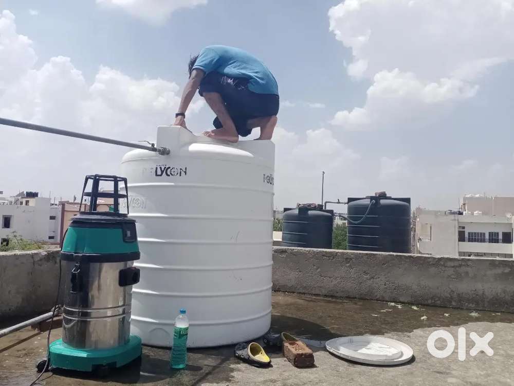 Water tank cleaning